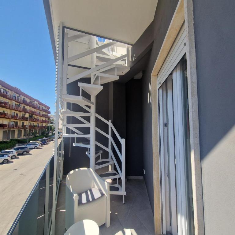 Domus Divina & Domus Elegans Fronte Mare by Gessicaholiday - Two-Bedroom Apartment with Balcony - 4