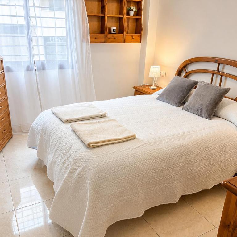 Apartamento "Bella Bahía" - over 25 years old & Families - Swimming Pool - Parking - Tranquility - Good Conections - Appartement 3 Chambres - 1