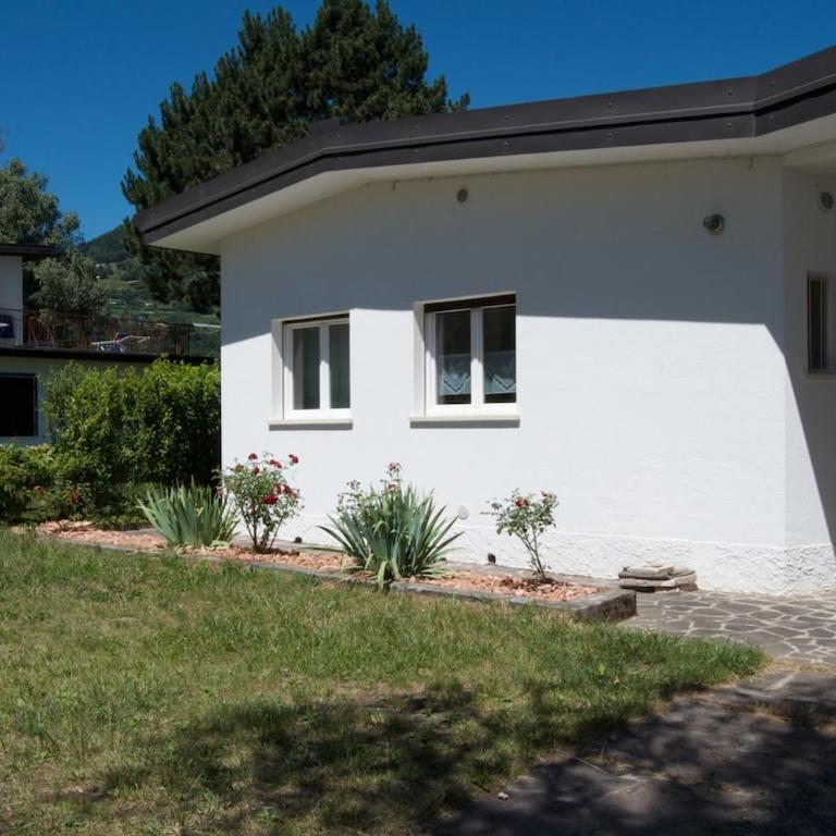 Villa Marius accesso diretto lago, giardino privato, 6 persone - Villa con 1 Camera da Letto - 6
