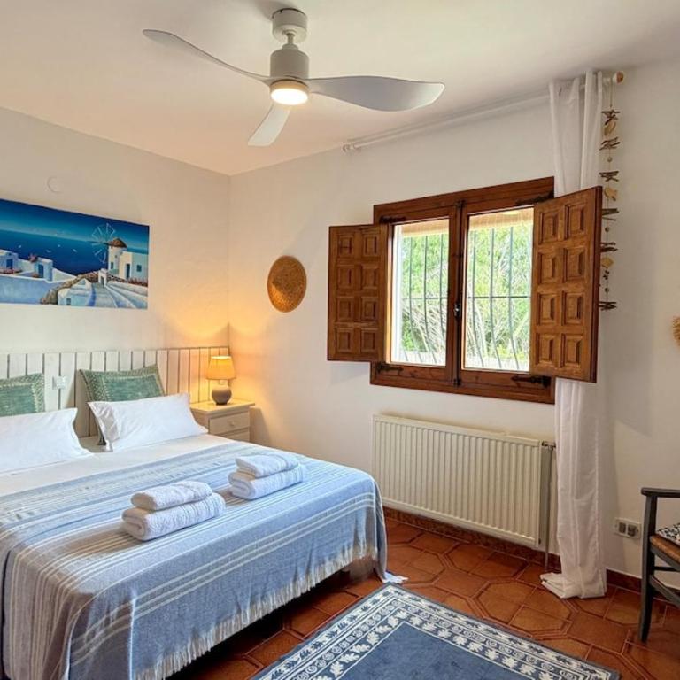 Bohemian villa with pool & mountain view - Villa de 3 dormitorios - 9