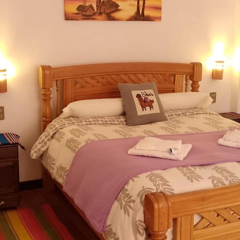 Hostal Puerto Yumani - Family Room with Lake View - 5