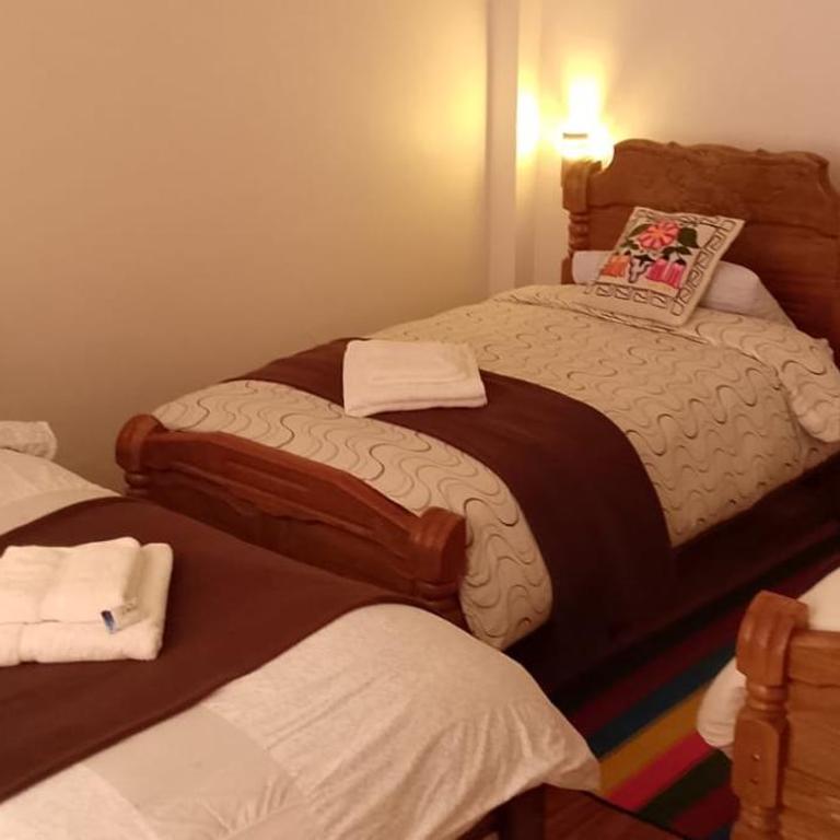 Hostal Puerto Yumani - Deluxe Family Room - 2
