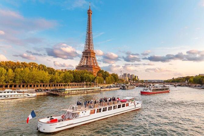 7 Historic Marais Studio near Bastille & metro - One-Bedroom Apartment - 20