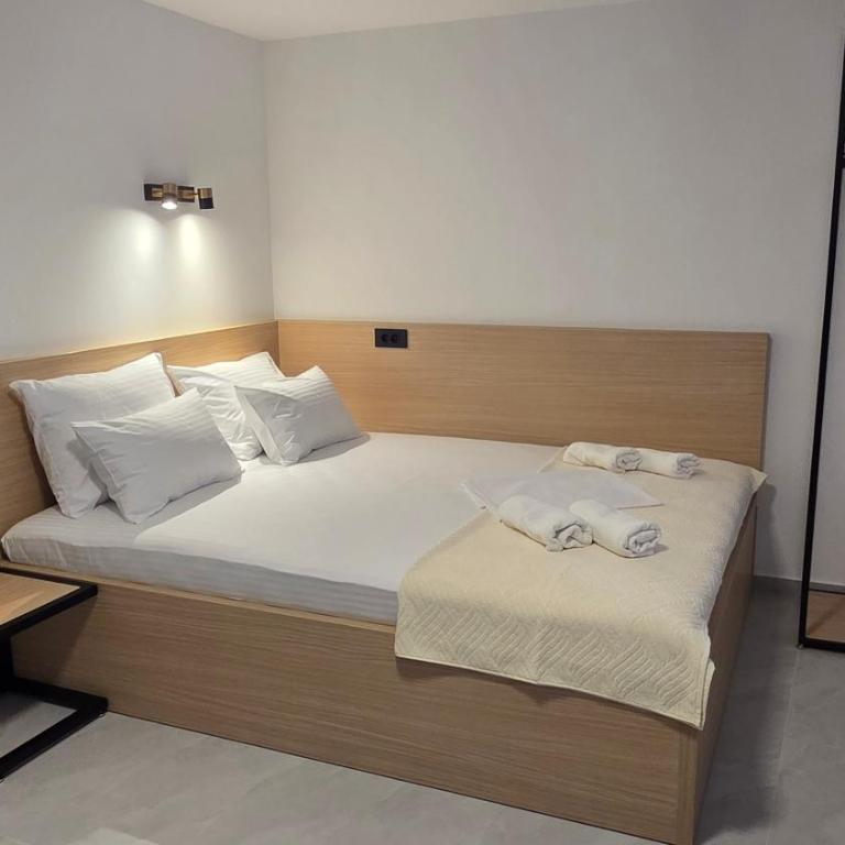 Vila Vesa - Free Secure Garage, Smart Access & Modern Comfo - Studio with Terrace - 6
