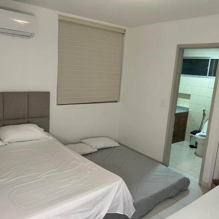 Ocean View Family Home w Pool & Private Beach - Three-Bedroom Apartment - 12