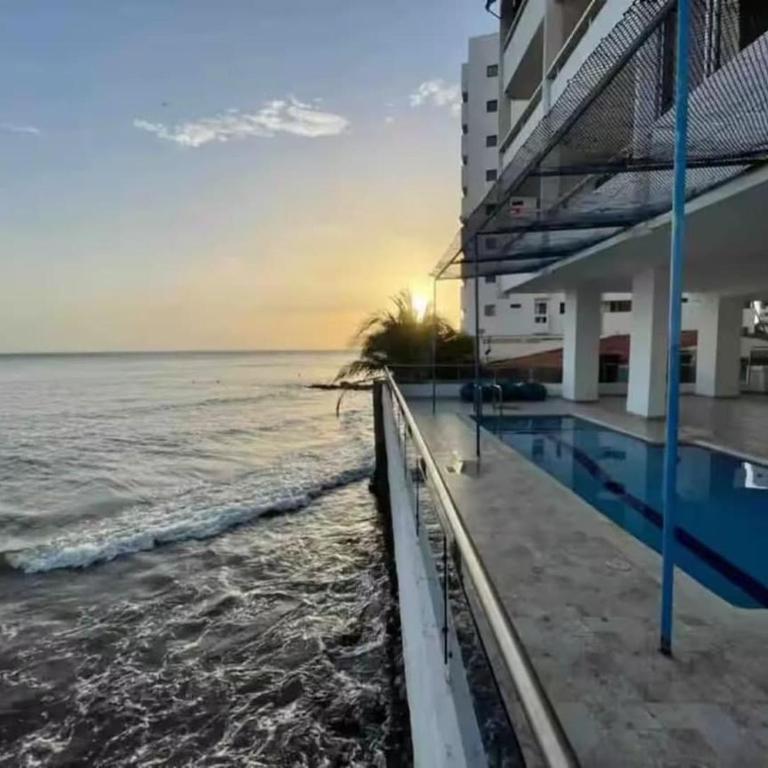 Ocean View Family Home w Pool & Private Beach - Three-Bedroom Apartment - 15