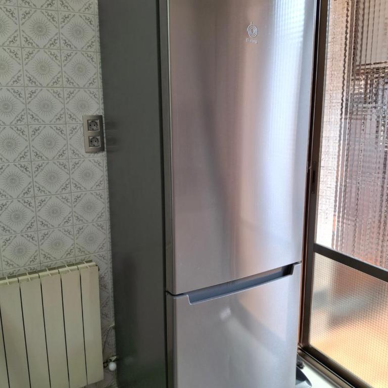 Apart con posibilidad parking con 3 dormitorios y 2 baños para 5 personas - Three-Bedroom Apartment - 45
