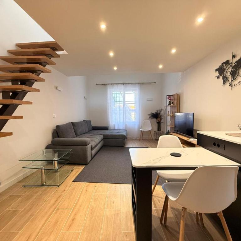 Appartement 2 chambres au bord de Mer entièrement climatisé avec parking - Appartement 2 Chambres - 26