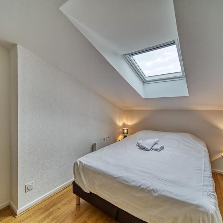 Elegance - Three-Bedroom Apartment - 2