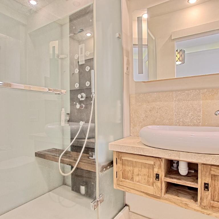 Les Appartements des Iles, proche Croisette et Palais - Two-Bedroom Apartment - 2