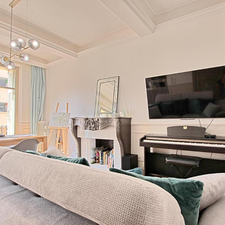 Les Appartements des Iles, proche Croisette et Palais - Two-Bedroom Apartment with Balcony and Terrace - 8