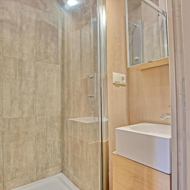 Les Appartements des Iles, proche Croisette et Palais - One-Bedroom Apartment - 2