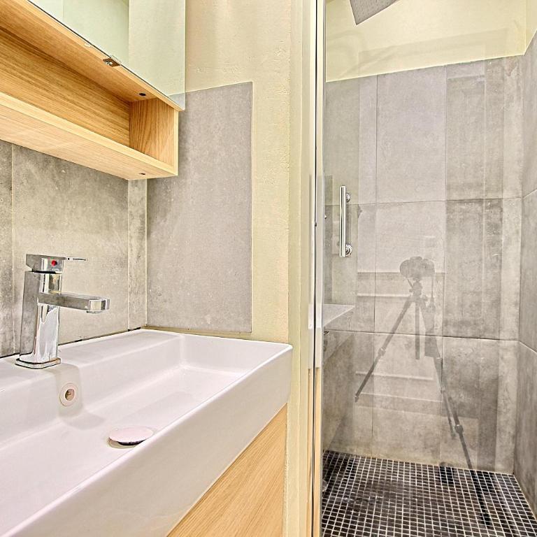 Les Appartements des Iles, proche Croisette et Palais - Two-Bedroom Apartment - 11