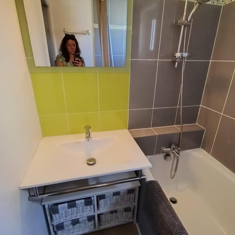 Cocon 2 à 4 personnes refait à neuf VUE MONTAGNE - Appartement 2 Chambres - 3