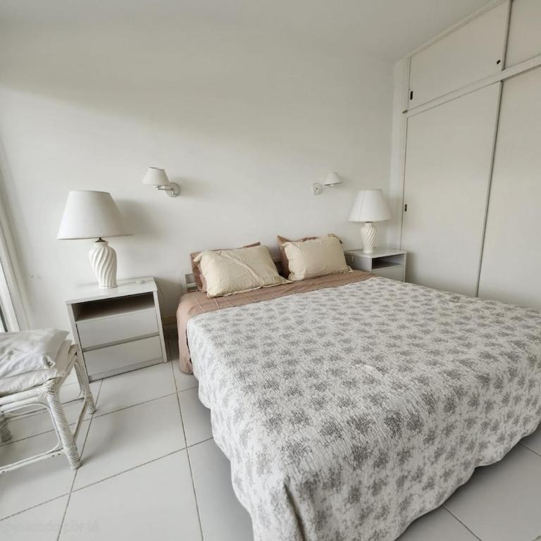Confortable y cerca de todo - One-Bedroom Apartment - 24