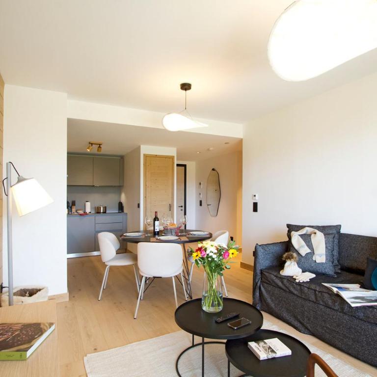 Résidence Phoenix A by Leavetown Vacations - One-Bedroom Apartment with Terrace - 3