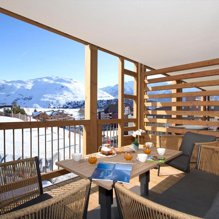 Résidence Phoenix A by Leavetown Vacations - Two-Bedroom Apartment with Balcony - 9