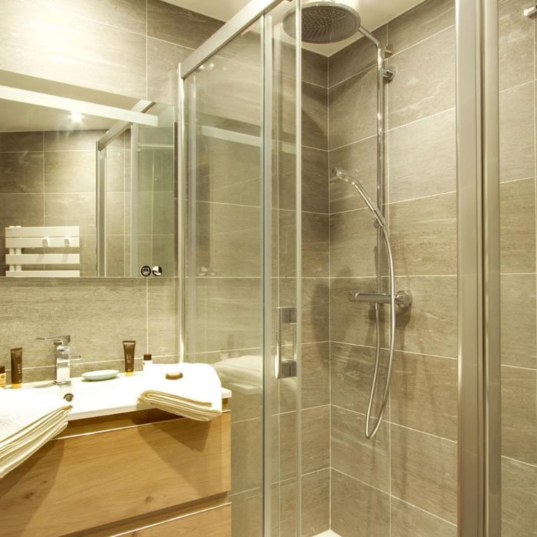 Résidence Phoenix A by Leavetown Vacations - One-Bedroom Apartment with Terrace - 6
