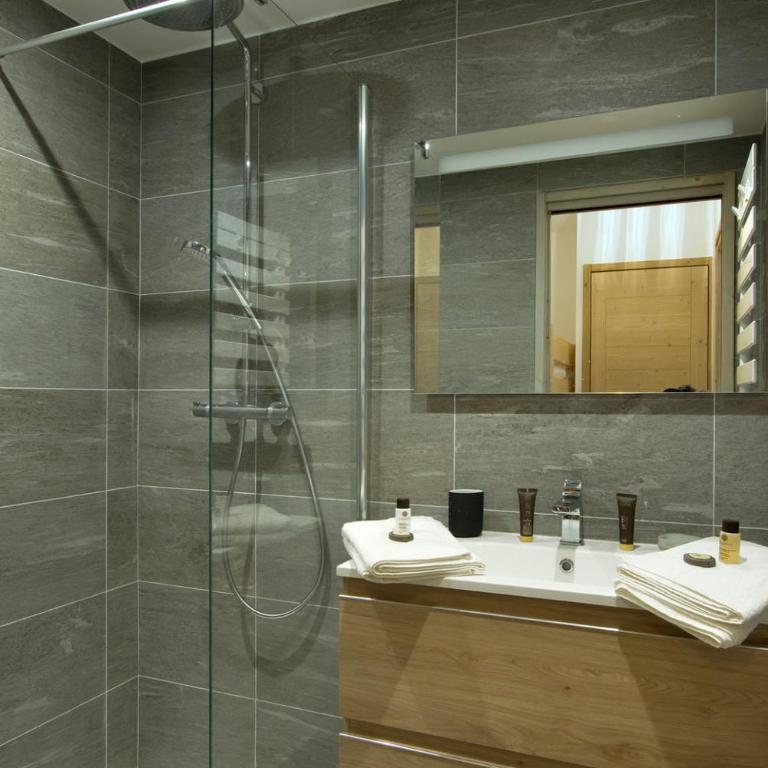 Résidence Phoenix A by Leavetown Vacations - One-Bedroom Apartment with Terrace - 9
