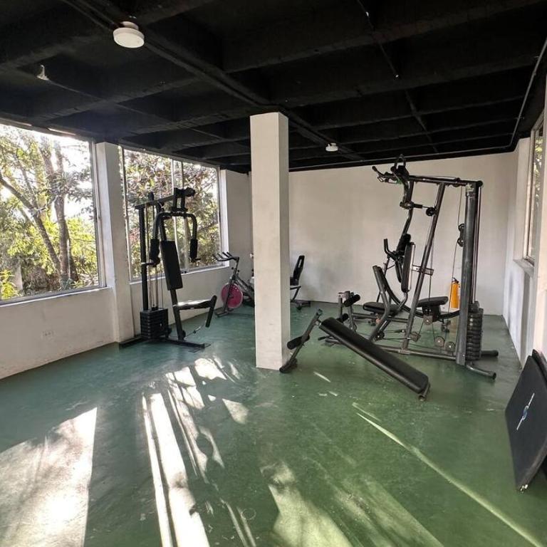 Apto excelente vista a medellin, cerca a todo - Two-Bedroom Apartment - 13