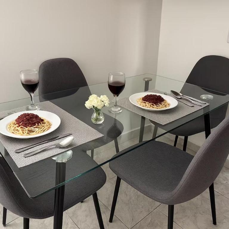 Apto excelente vista a medellin, cerca a todo - Two-Bedroom Apartment - 12
