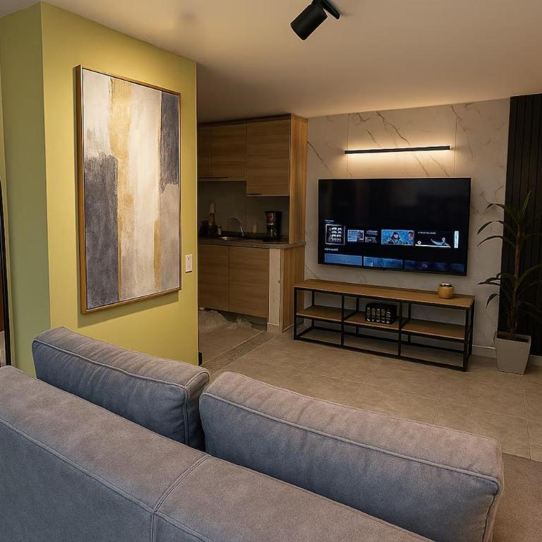 Apto excelente vista a medellin, cerca a todo - Two-Bedroom Apartment - 46