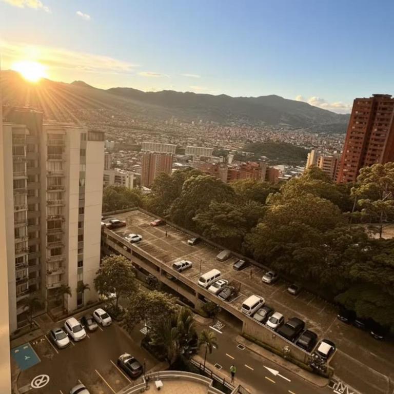 Apto excelente vista a medellin, cerca a todo - Two-Bedroom Apartment - 31