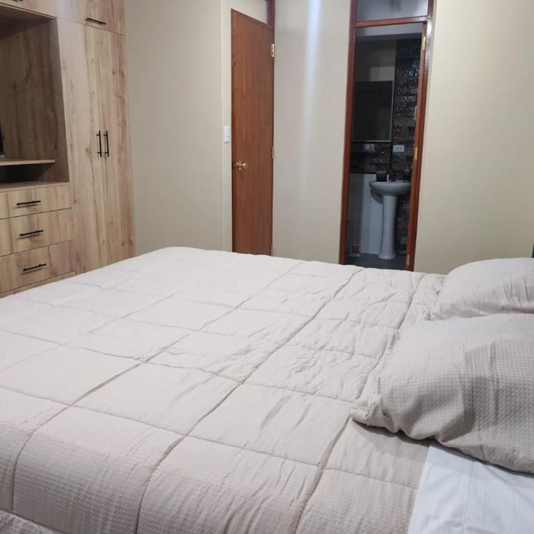 Apartamento entero en Cusco - Perú - Three-Bedroom Apartment - 12