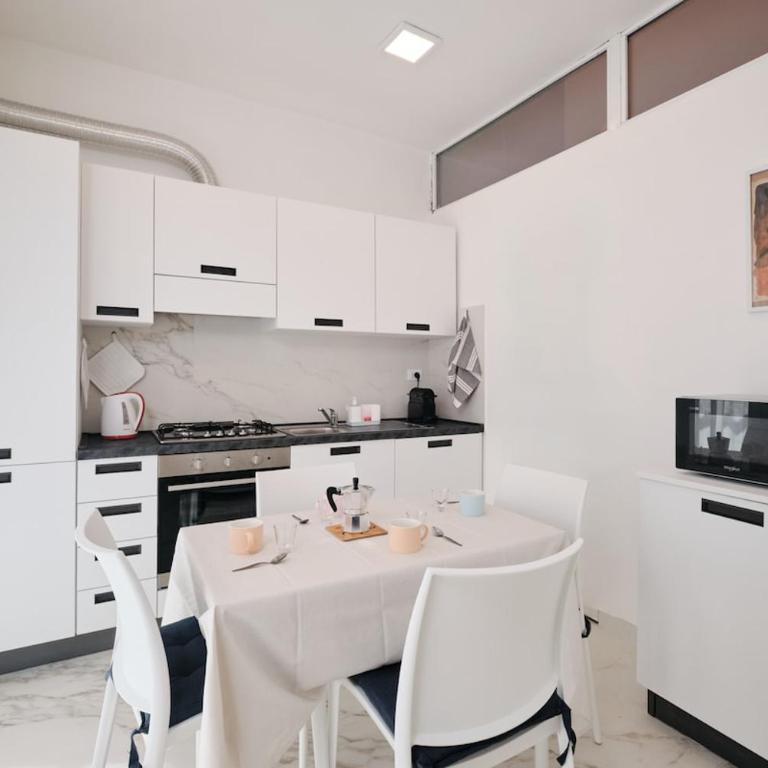 Ampio apt a 2 passi dal Centro - Appartamento - 72