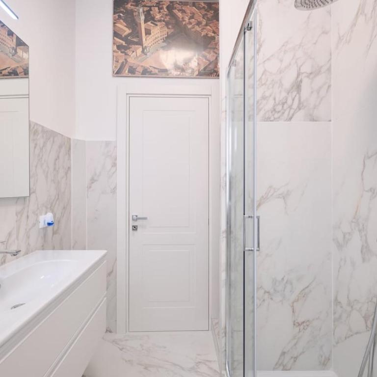 Ampio apt a 2 passi dal Centro - Appartamento - 73