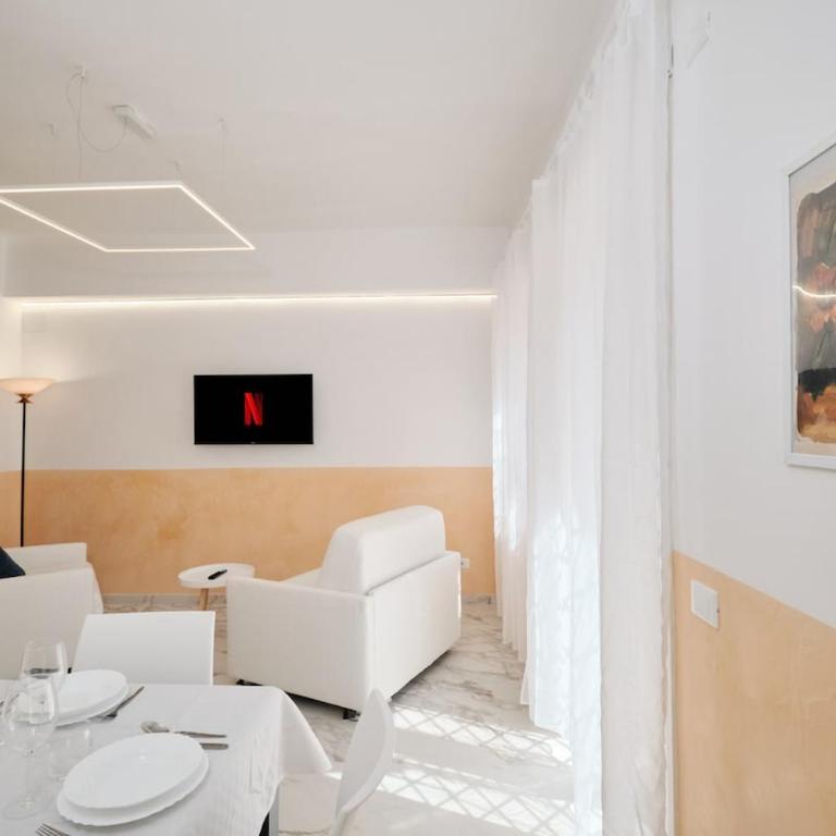 Ampio apt a 2 passi dal Centro - Appartamento - 74
