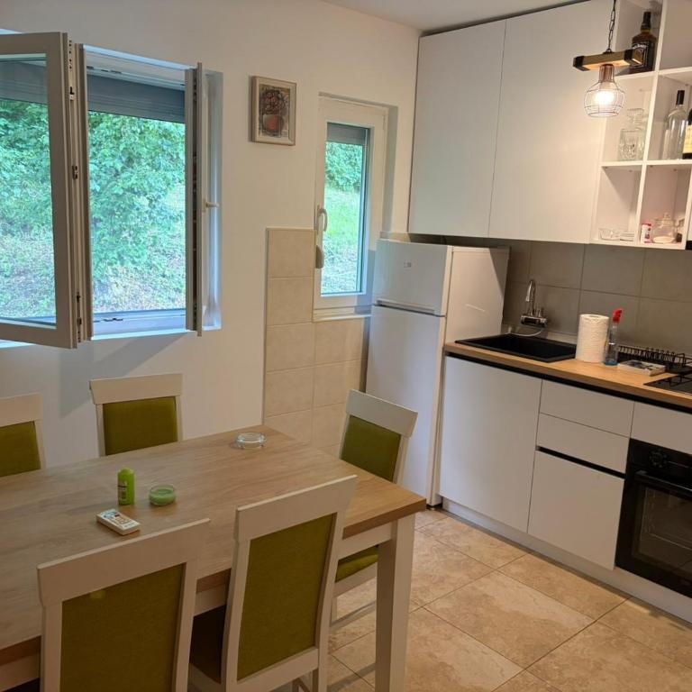 Peak & Pine Kolašin - Kuća sa 2 Spavaće Sobe - 3