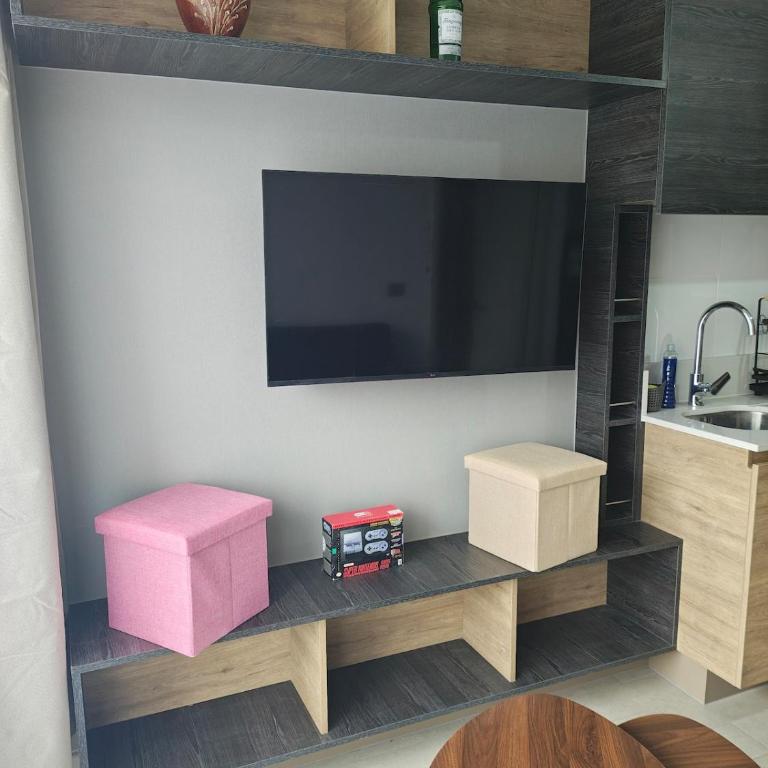Vive la experiencia de Santiago Centro - Three-Bedroom Apartment - 8