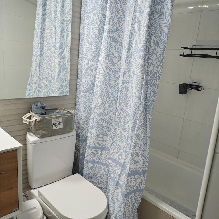 Vive la experiencia de Santiago Centro - Three-Bedroom Apartment - 11