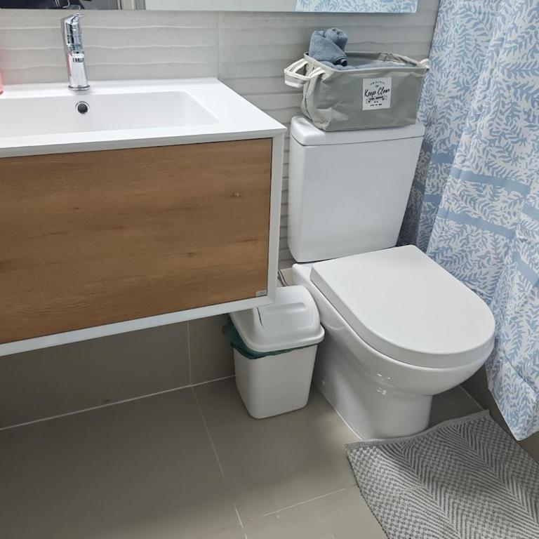 Vive la experiencia de Santiago Centro - Three-Bedroom Apartment - 16