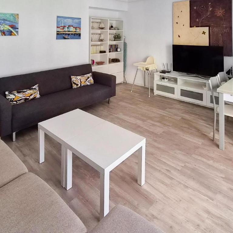 2 Bedroom Cozy Apartment In Oropesa Del Mar - Appartement 2 Chambres - 4
