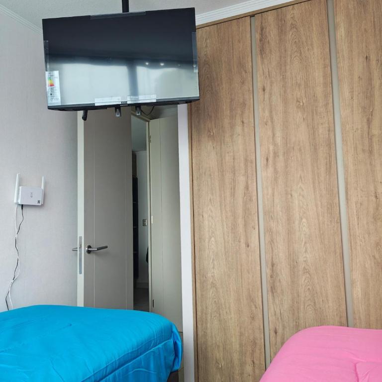 Vive la experiencia de Santiago Centro - Three-Bedroom Apartment - 22