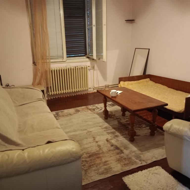 Smestaj na 15 minuta od centra - Apartment mit 1 Schlafzimmer - 2
