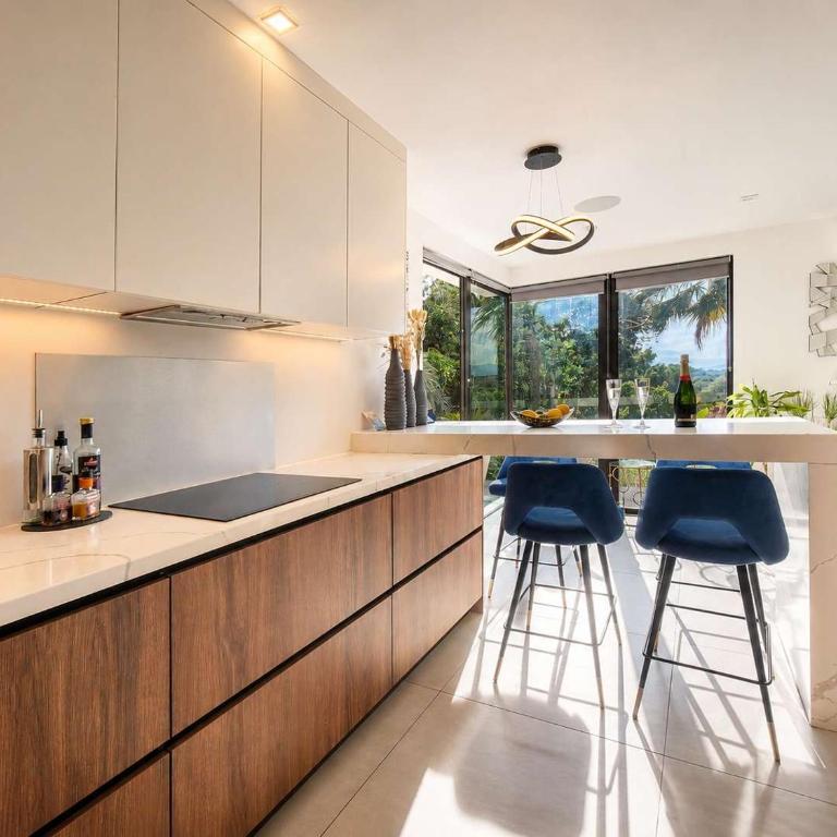 Luxury Getaway - Modern Villa with pool and AC - Villa - 31