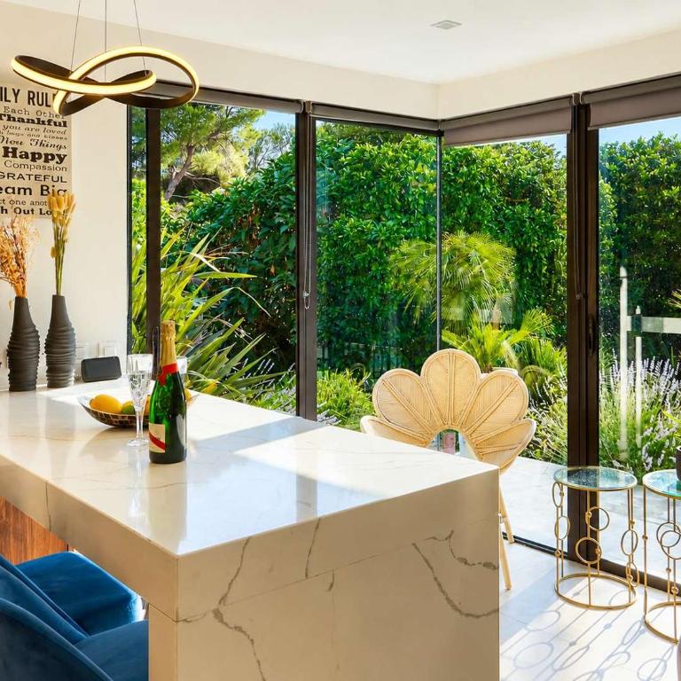 Luxury Getaway - Modern Villa with pool and AC - Villa - 35