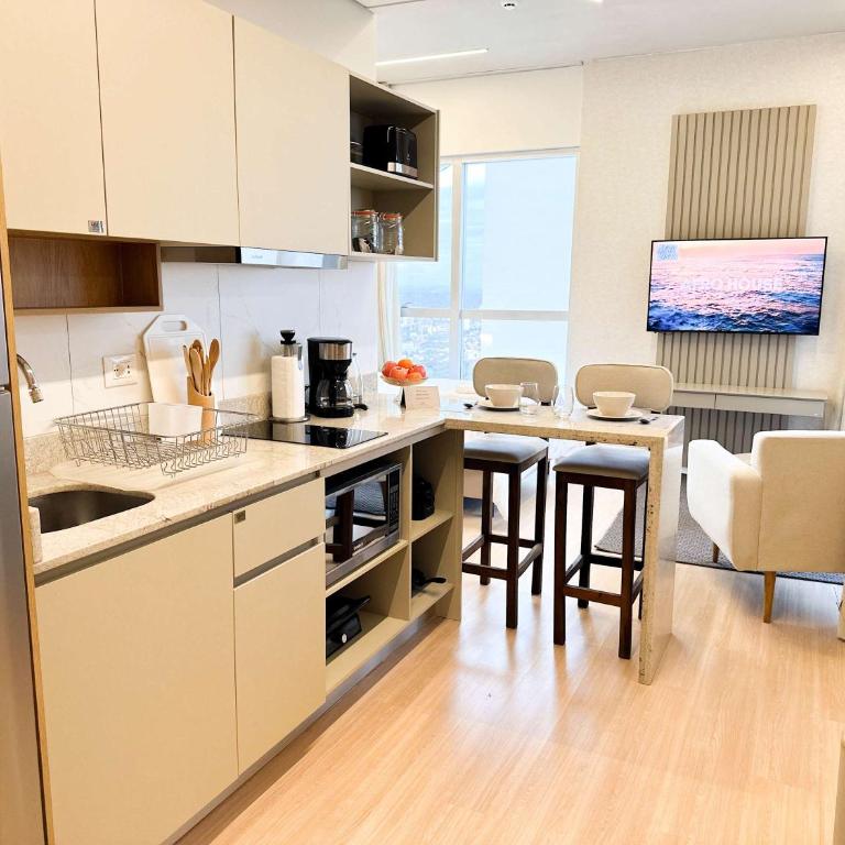 Sky Stays Petra Tower Modern Living Loft - Apartment - 12