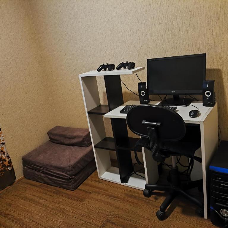 Furnished apartment with 2 bedrooms & office - Two-Bedroom Apartment - 4