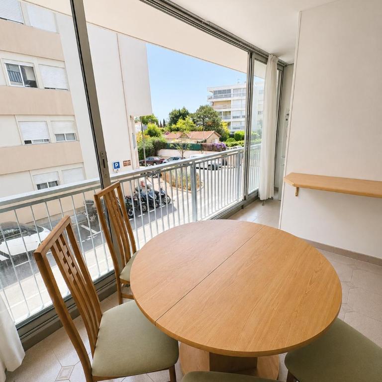 Elegant apartment between Cannes and Antibes - Two-Bedroom Apartment - 8