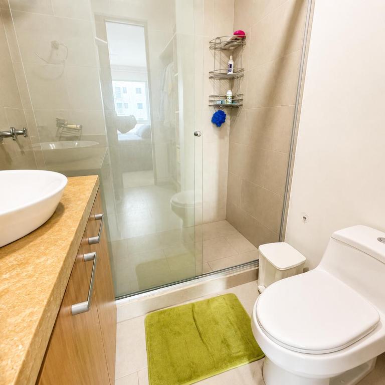 Apartamento en Cartagena con balcon con vista al mar y piscina - Three-Bedroom Apartment - 32
