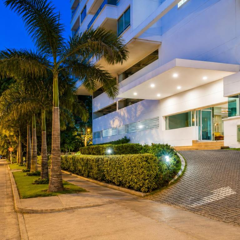 Apartamento en Cartagena con balcon con vista al mar y piscina - Three-Bedroom Apartment - 38