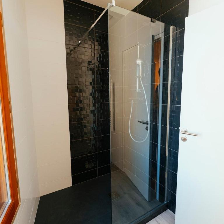 Superbe T2 tout confort avec parking privé - Appartement 1 Chambre - 11