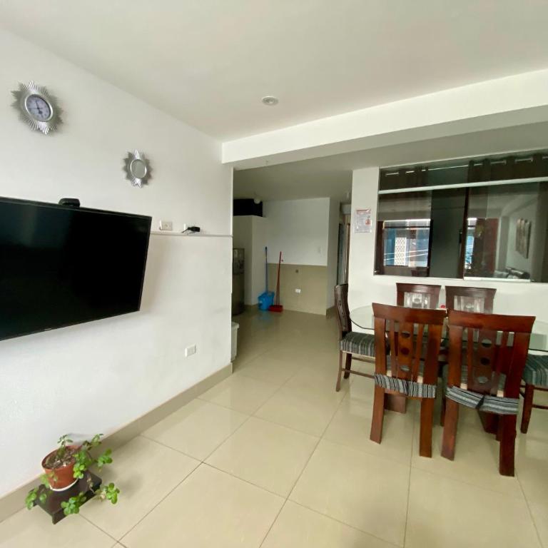 Marlen's Qorywasi - Three-Bedroom Apartment Suite - 6