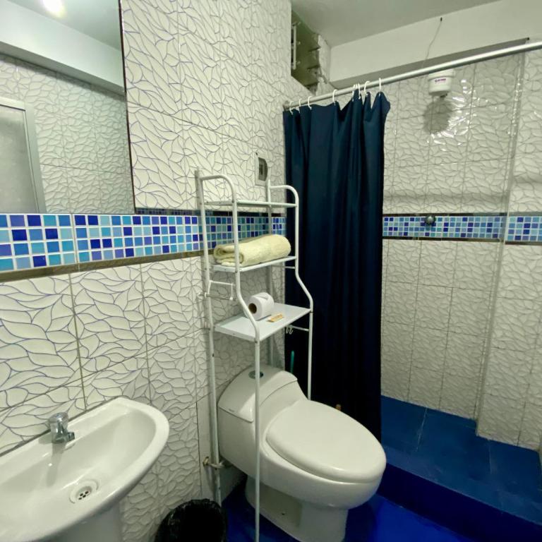 Marlen's Qorywasi - Three-Bedroom Apartment Suite - 8