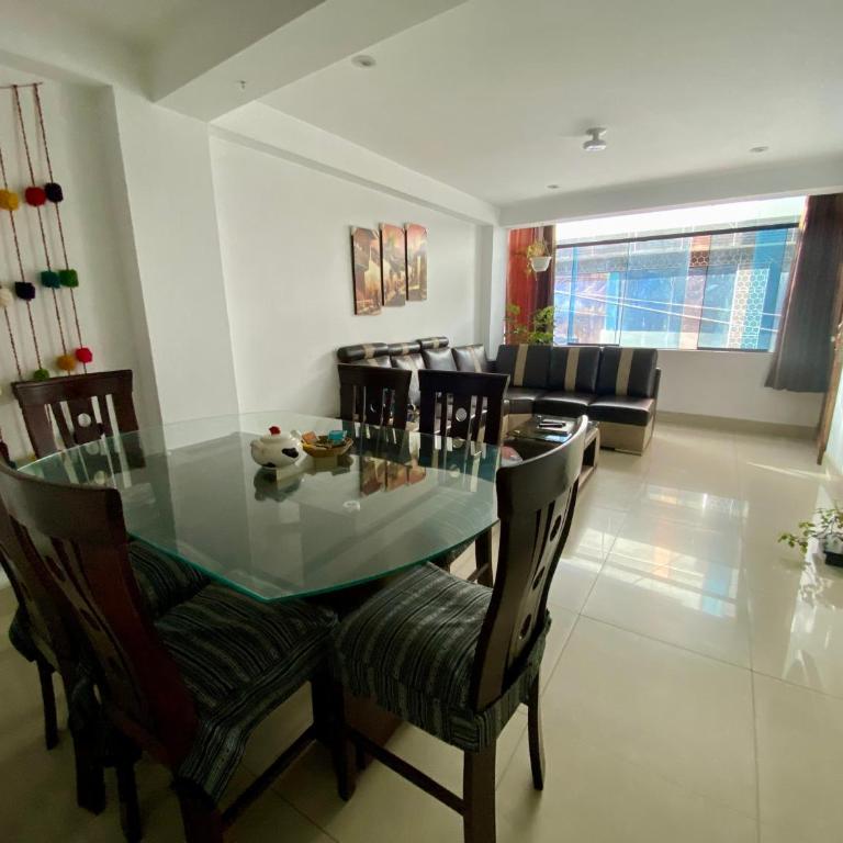 Marlen's Qorywasi - Three-Bedroom Apartment Suite - 10