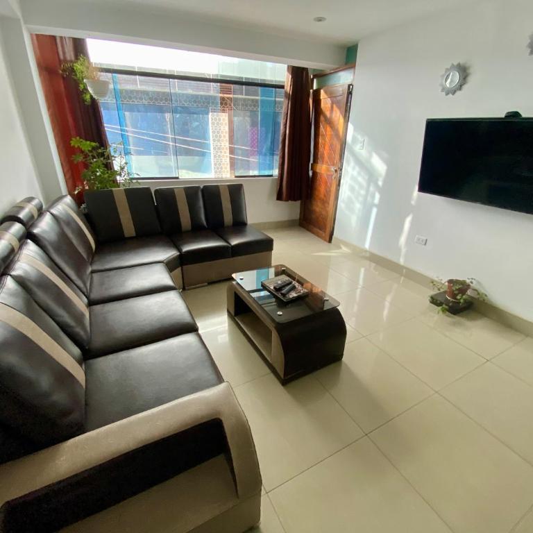 Marlen's Qorywasi - Three-Bedroom Apartment Suite - 15